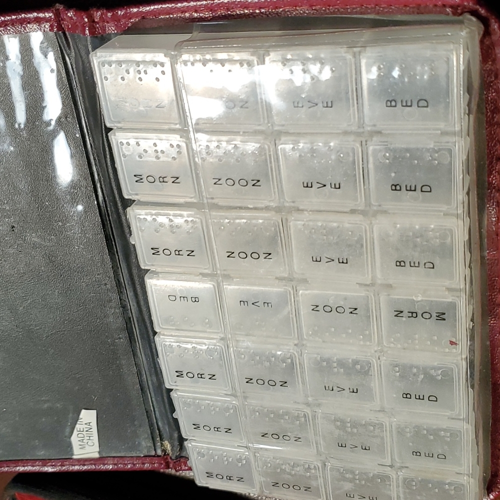 EUC, pill and vitamin sorter,great for travel or organizing, paisley print
